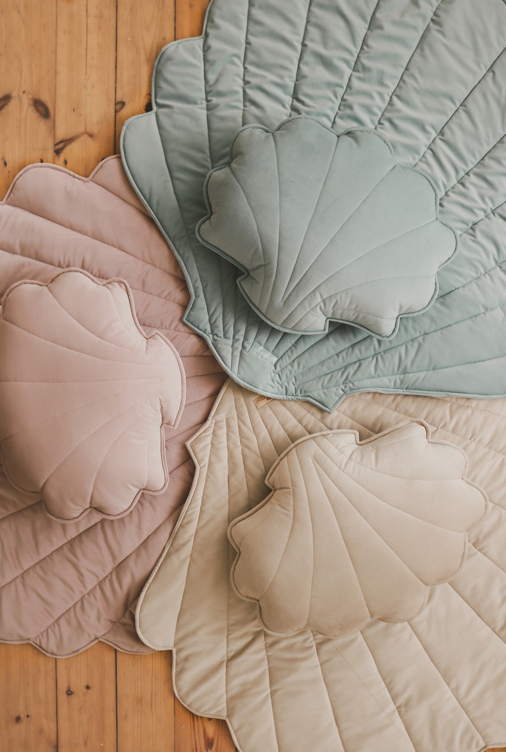 Organic Cotton and Velvet Shell Playmat - Beige